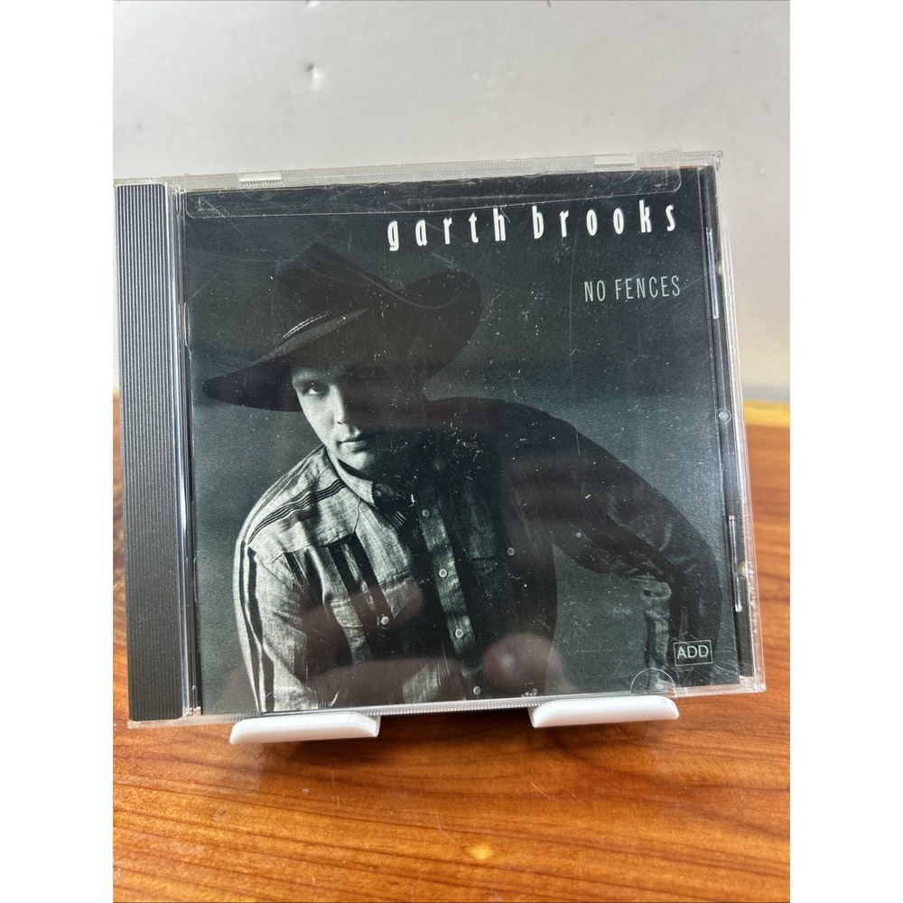 Vintage Garth Brooks No Fences CD 10 Tracks 1993 The Thunder Rolls